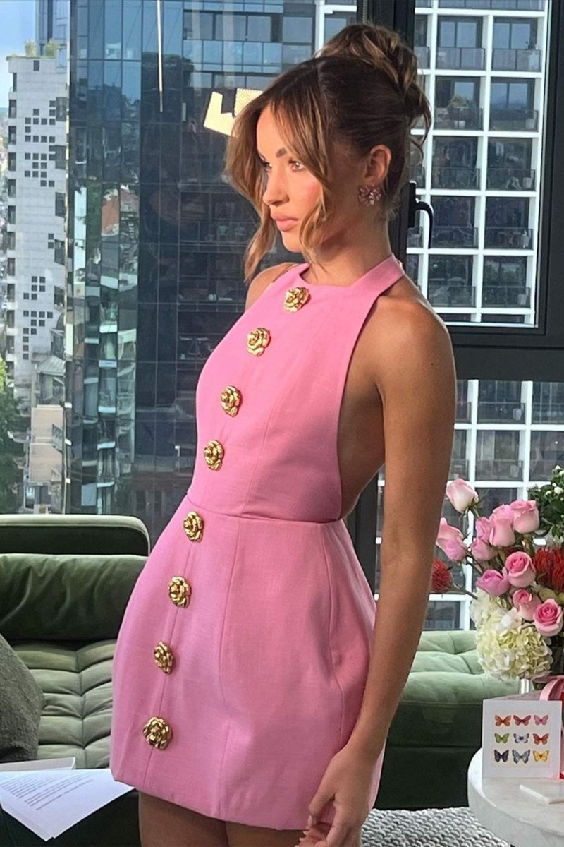 Vestido mini con cuello halter y espalda descubierta de Rebecca 