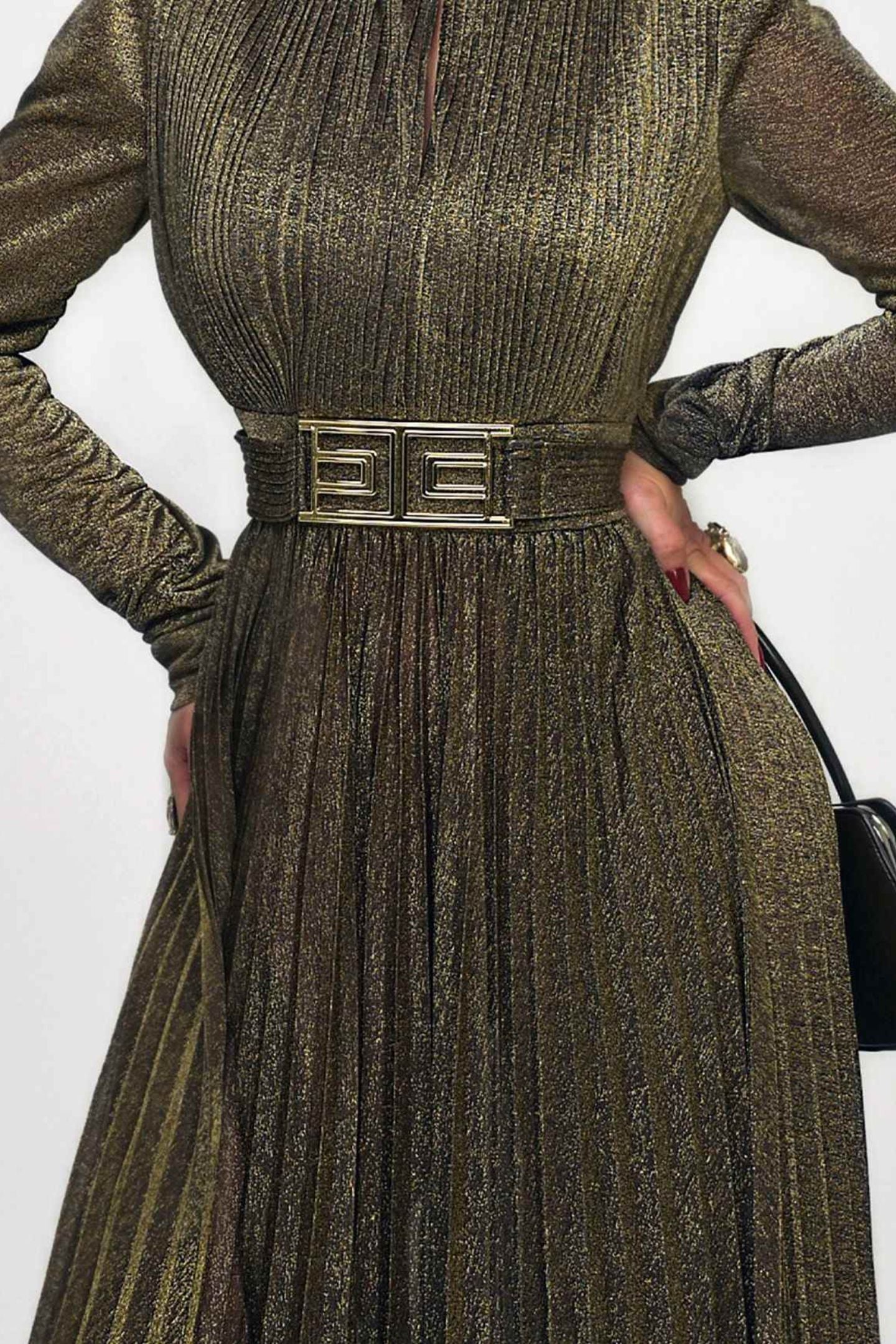 Vestido largo plisado con cinturón metalizado Elsie 