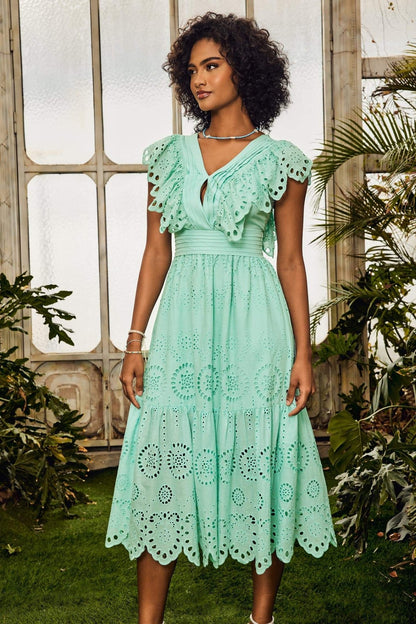 Vestido midi con volantes y cuello en V de Ruth 