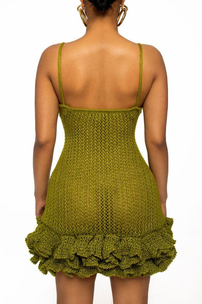 Minivestido de punto con escote en V y volantes en el bajo Sara 