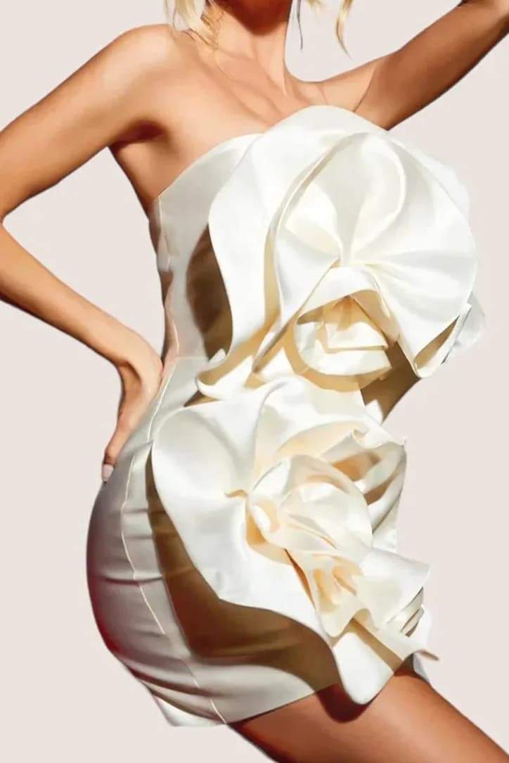 Minivestido sin tirantes con flores de Venus 