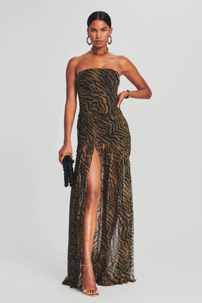 Vestido largo transparente con abertura y rayas de tigre de Viola 